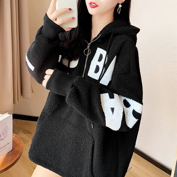 Γυναικείο πουπουλένιο φαρδύ φούτερ με τρισδιάστατο στοιχείο και επιγραφή