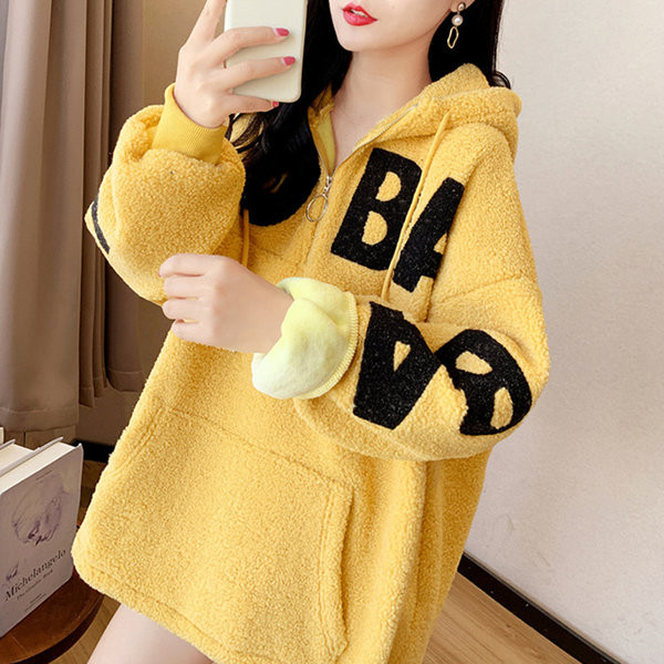 Γυναικείο πουπουλένιο φαρδύ φούτερ με τρισδιάστατο στοιχείο και επιγραφή