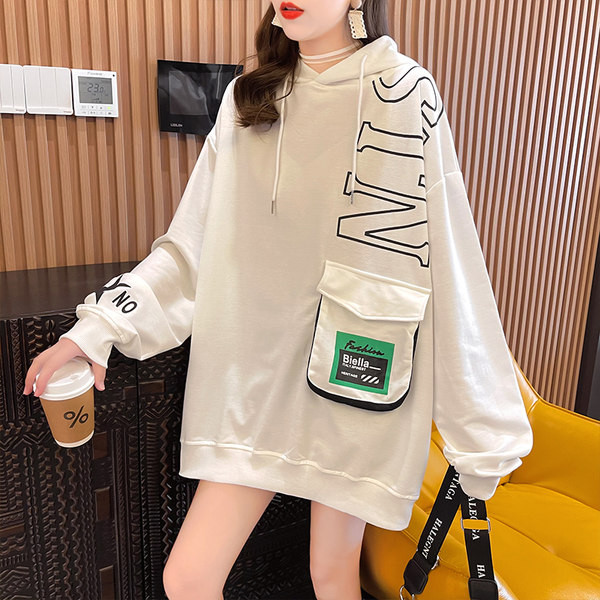 Lai tasku ja aplikatsiooniga dressipluus naistele