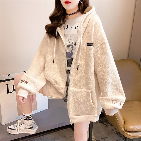 Φαρδύ μοντέλο γυναικείο φούτερ με κορδόνια και κεντητή επιγραφή