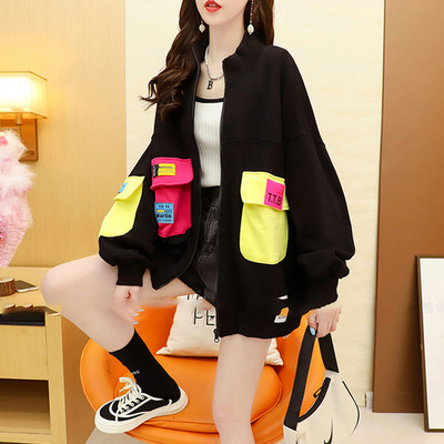 Naiste värviliste taskutega dressipluus - lai mudel