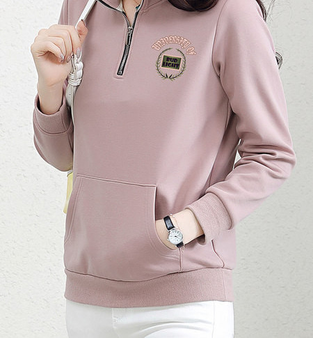 Naiste spordijooks kirja ja lukuga