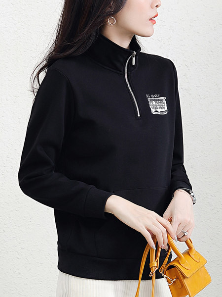 Naiste spordijooks kirja ja lukuga