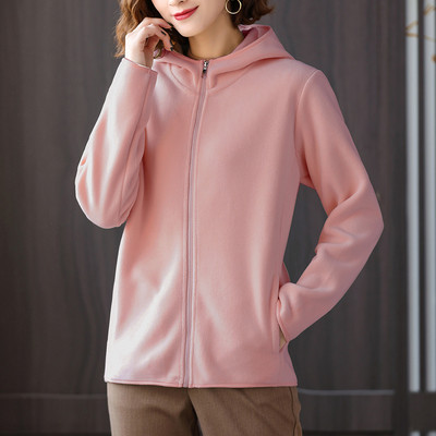 Lihtne mudel kapuutsiga naiste dressipluus