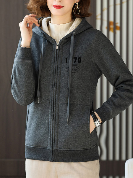 Naiste tepitud dressipluus kapuutsi ja lukuga