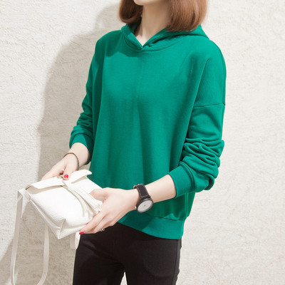 Naistele mõeldud kevadine kapuutsiga dressipluus