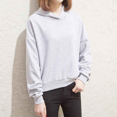 Naistele mõeldud kevadine kapuutsiga dressipluus