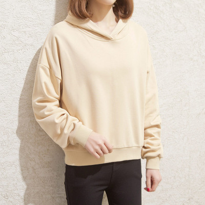 Naistele mõeldud kevadine kapuutsiga dressipluus