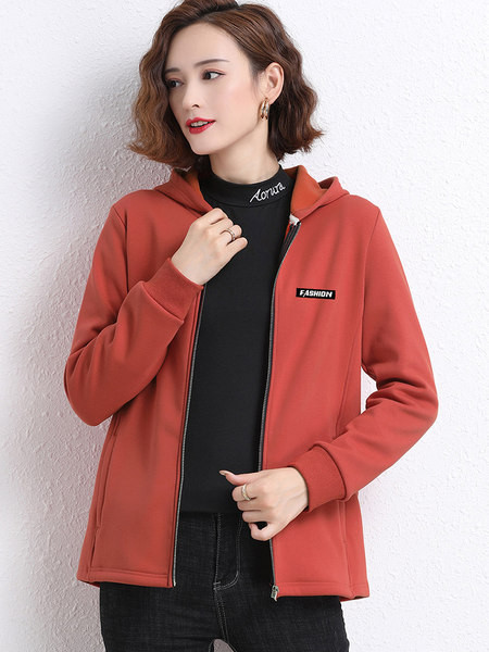 Sirge mudeliga naiste dressipluus luku ja kapuutsiga - mitu mudelit