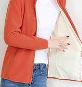 Tikitud tekstiga ja kõrge kraega igapäevane naiste dressipluus