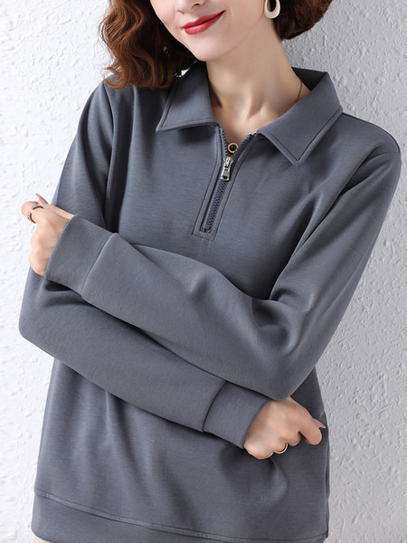 Klassikalise krae ja lukuga naiste dressipluus