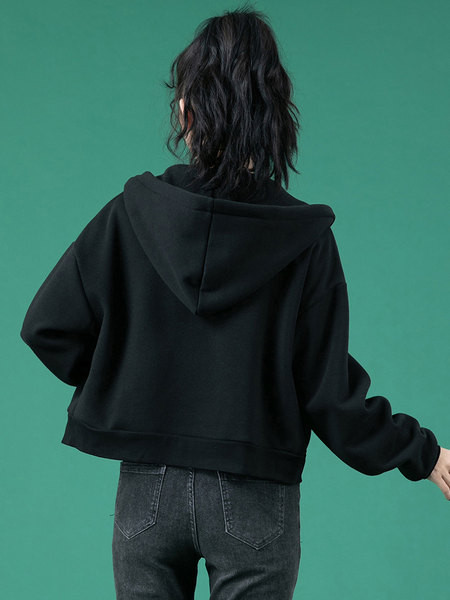 Sügis-talvine naiste dressipluus kapuutsi ja taskutega