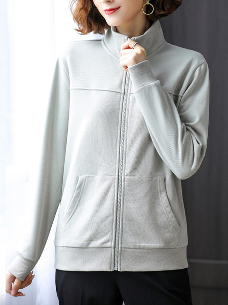 Naiste sügisene dressipluusi tavaline taskute ja lukuga mudel