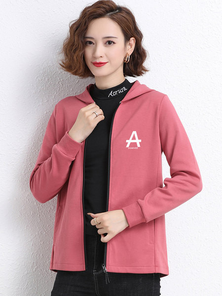 Õhuke kevadine kapuutsiga dressipluus ja tikitud kiri