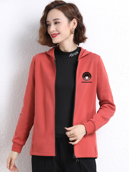 Naiste kapuutsiga dressipluus - mitu mudelit