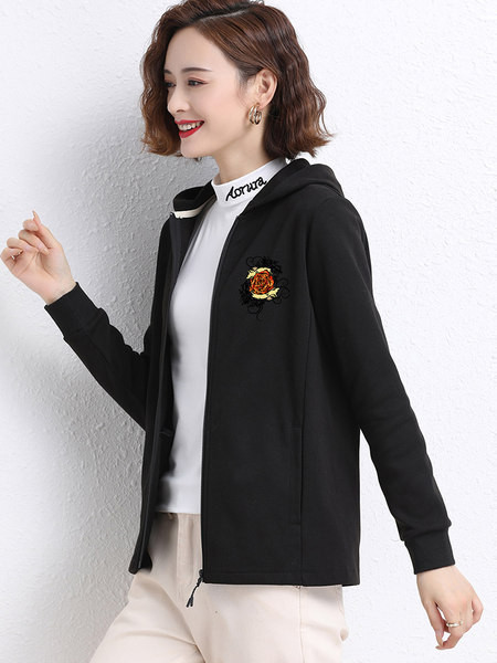 Naiste kapuutsiga dressipluus - mitu mudelit