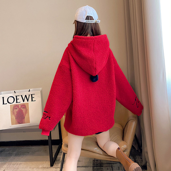 Naiste punast värvi kapuutsiga ja taskuga suleline dressipluus