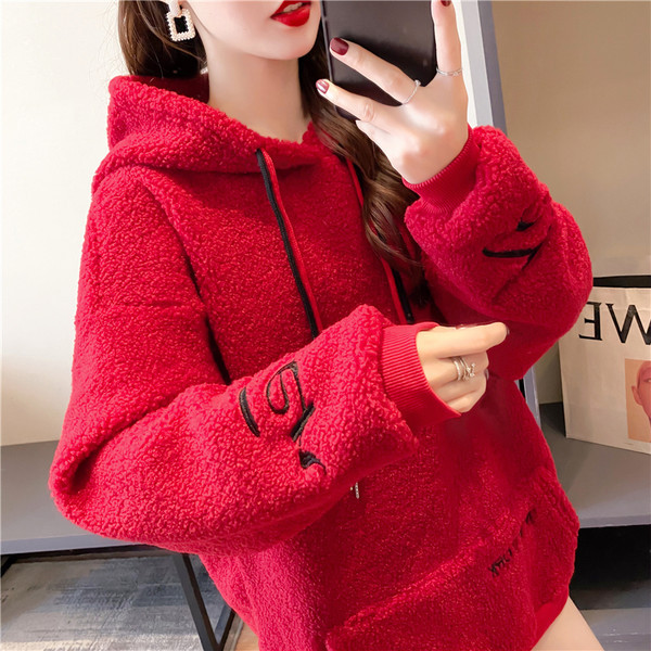 Naiste punast värvi kapuutsiga ja taskuga suleline dressipluus