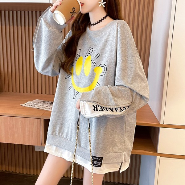 Lai naiste dressipluus ümara kaelusega ja trükiga