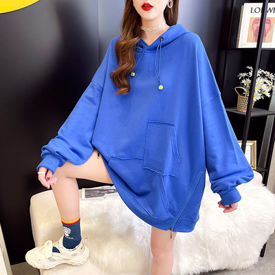 Lai lipsude ja kapuutsiga naiste dressipluus