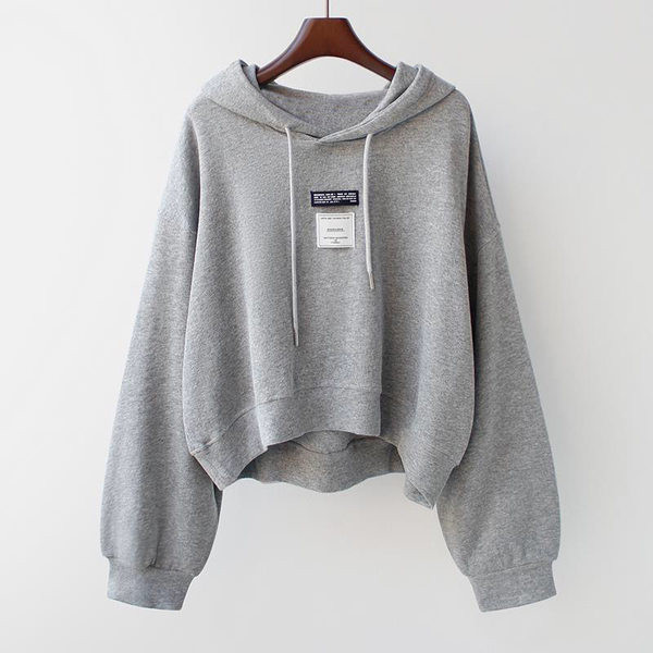 Igapäevane naiste dressipluus kapuutsiga ja embleemiga