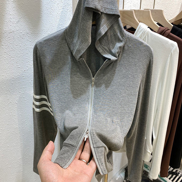 Καθημερινό γυναικείο φούτερ με κουκούλα - τρία χρώματα