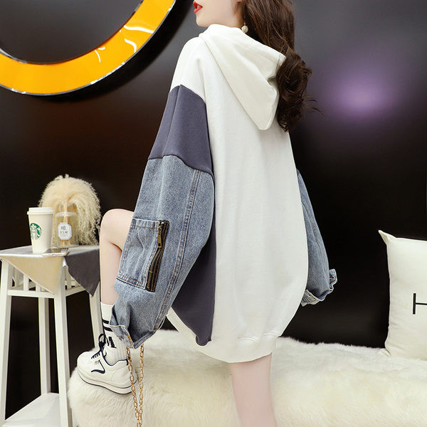 Laia mudeliga naiste dressipluus teksatükkidega