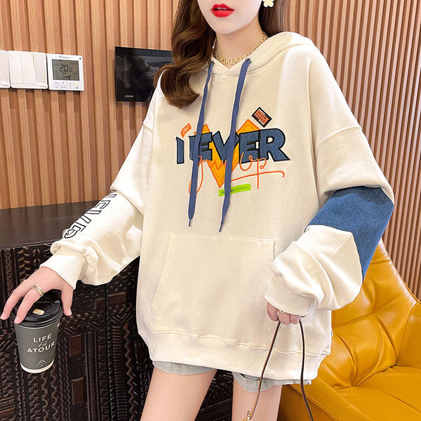 Φαρδύ μοντέλο γυναικείο φούτερ με τσέπη και έγχρωμη στάμπα