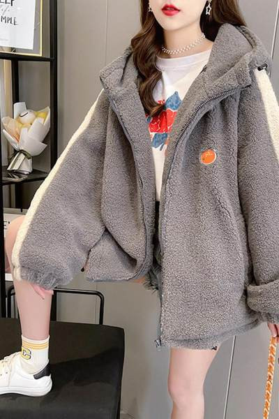 Lai kapuutsiga ja ääristusega polaarne dressipluus