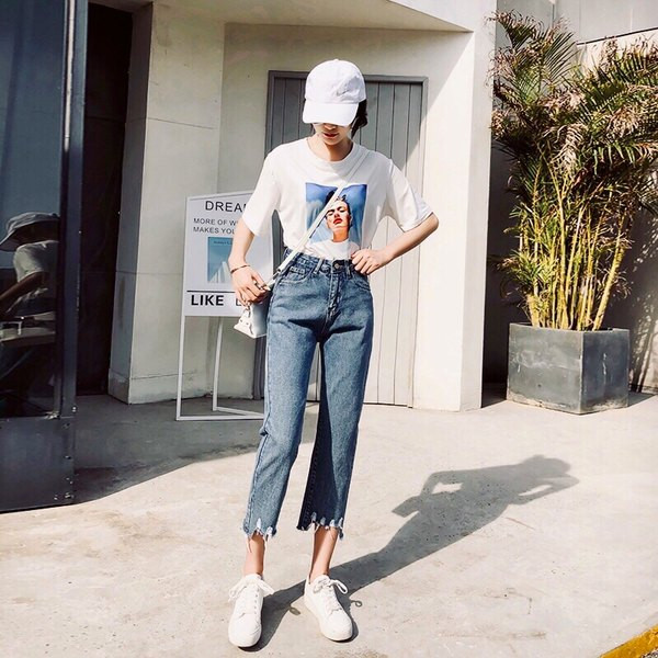 Sinised rebenenud motiividega naiste teksad