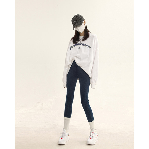 Õhukese mudeli kõrge vöökohaga naiste teksad