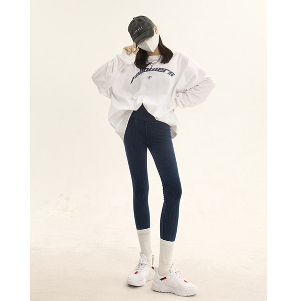 Õhukese mudeli kõrge vöökohaga naiste teksad