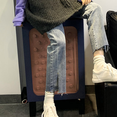 Modern farmer, kék és fekete színű hasítékokkal