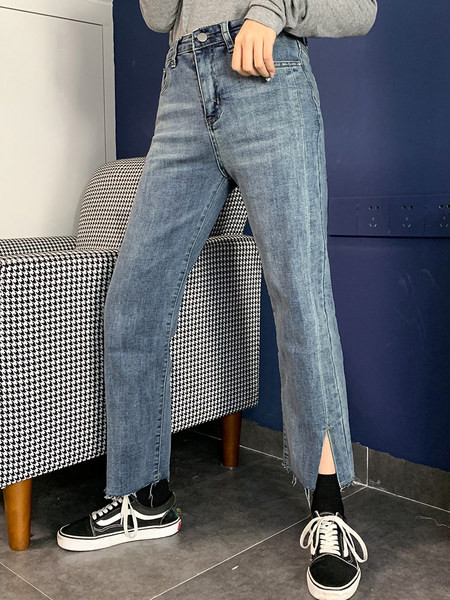 Modern farmer, kék és fekete színű hasítékokkal