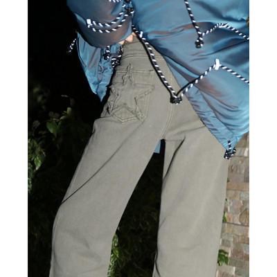 Laiad taskute ja kõrge vöökohaga teksad kolmes värvitoonis