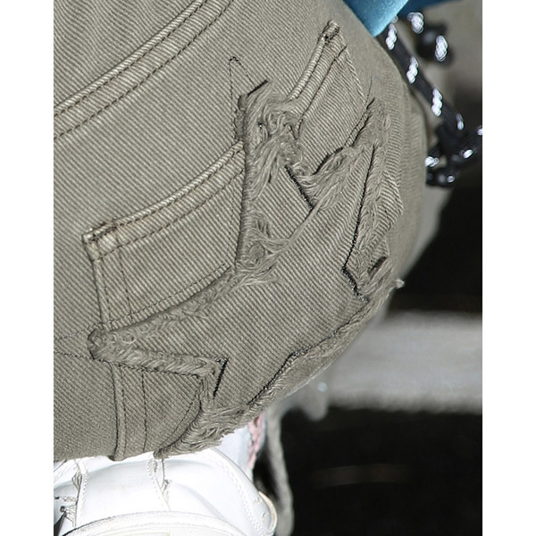 Laiad taskute ja kõrge vöökohaga teksad kolmes värvitoonis