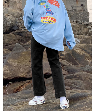 Naiste vabaaja teksade sirge mudel