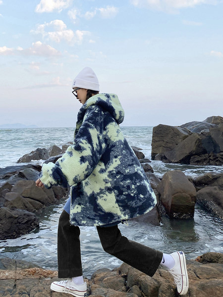 Naiste vabaaja teksade sirge mudel