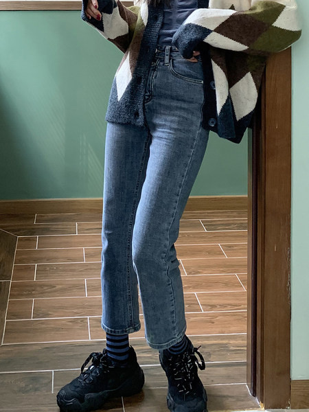 Praegused naiste ühevärvilised teksad pikkusega 9/10