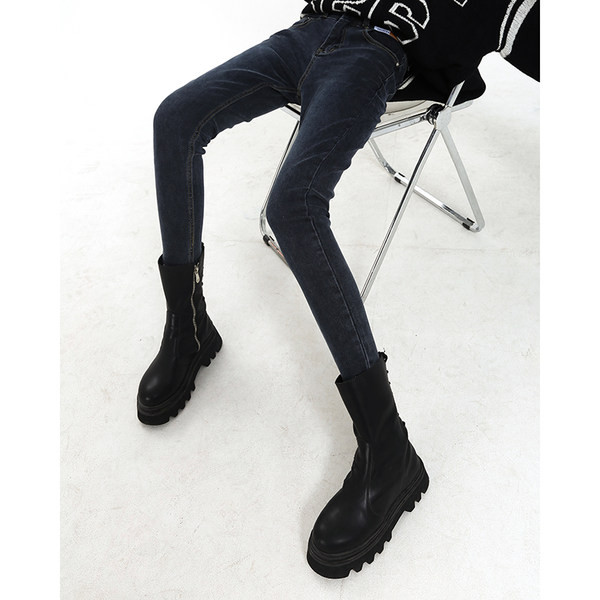 Naiste liibuvad teksad standardse vöökohaga