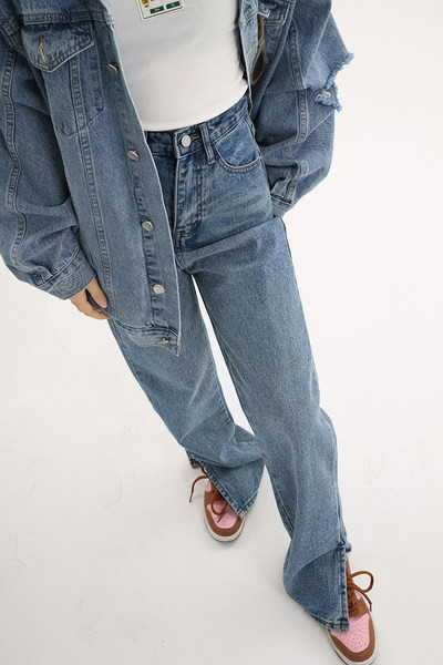 Modern farmer magas derékkal és hasítékkal a száron nőknek