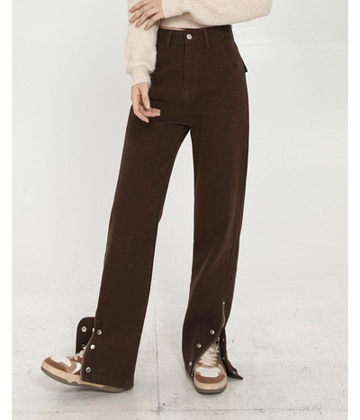 Φαρδύ μοντέλο γυναικείο τζιν με κουμπιά στις άκρες