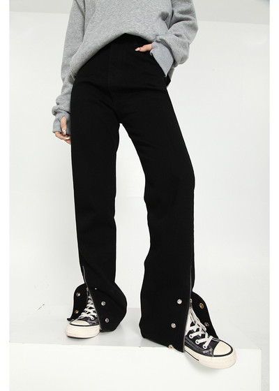 Φαρδύ μοντέλο γυναικείο τζιν με κουμπιά στις άκρες