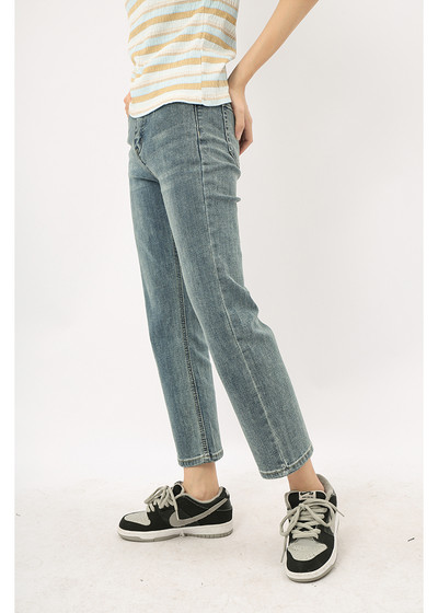 Stiilsed naiste sirged teksad pikkusega 9/10