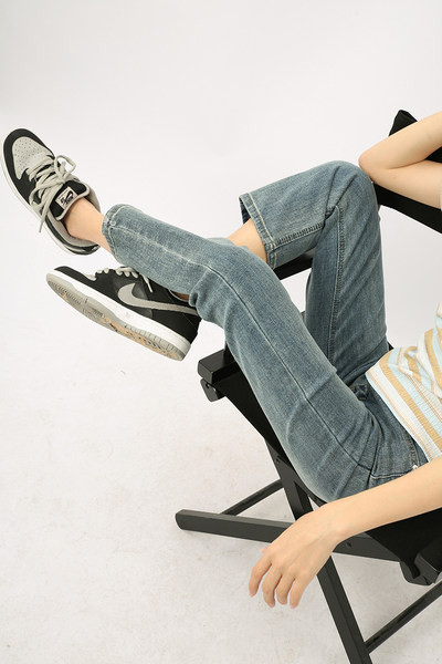 Stiilsed naiste sirged teksad pikkusega 9/10