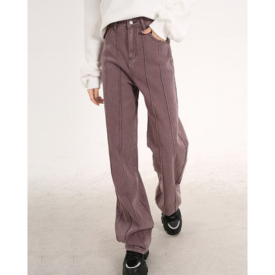 Naiste stiilsed laiade sääredega teksad