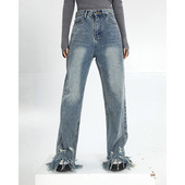 Aktuális női farmer széles modell szakadt motívumokkal