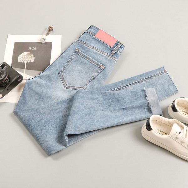 Naiste kõrge vöökohaga teksad – sale mudel