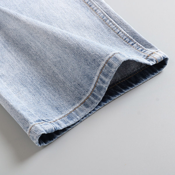 Vabaaja laiad taskutega teksad