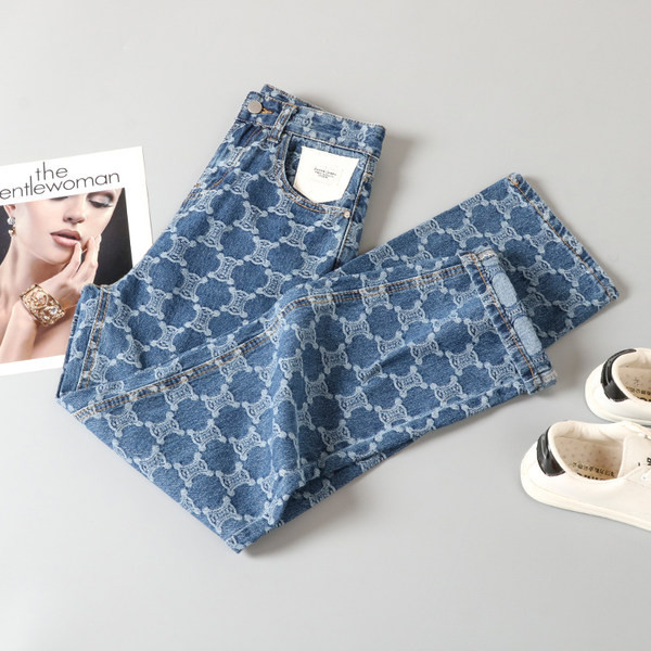 Naiste laiad teksad kõrge vöökohaga